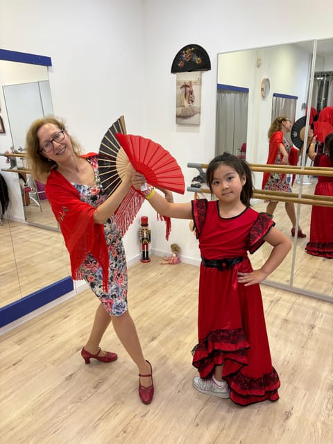 45 minutes flamenco dance class for family in Málaga - My take: book it for connection, not perfection