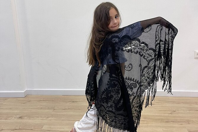 45 minutes flamenco dance class for family in Málaga - Is $48.12 per person a fair price?