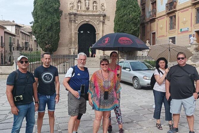 Albaicín and Sacromonte Walking Tour and Flamenco Show - Group size, language, and physical demands