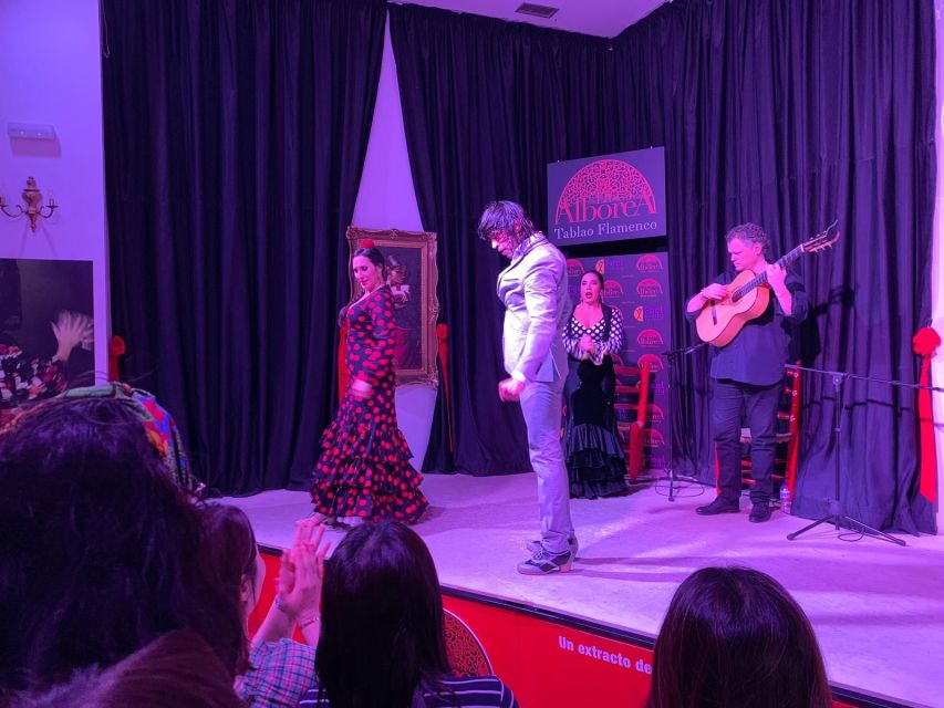 Albaicín & Sacromonte: Tour with Flamenco Show - A one-hour flamenco show at La Alboreá