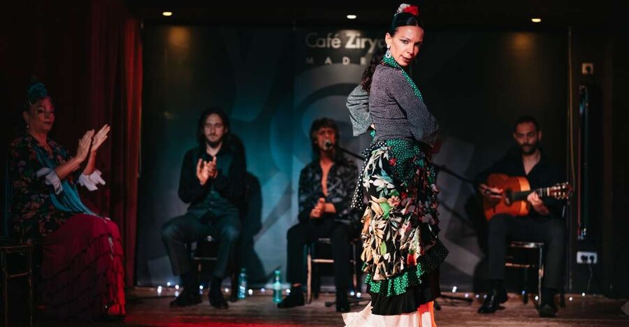 "Algarabía": Flamenco Show at Café Ziryab. Madrid - Entering a room built for close-up performance