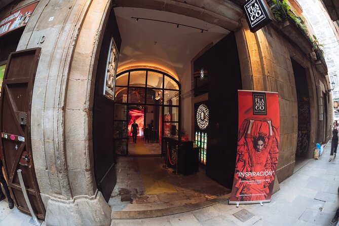 Authentic Flamenco Show at the Barcelona Flamenco Theater - Drinks and service during the performance