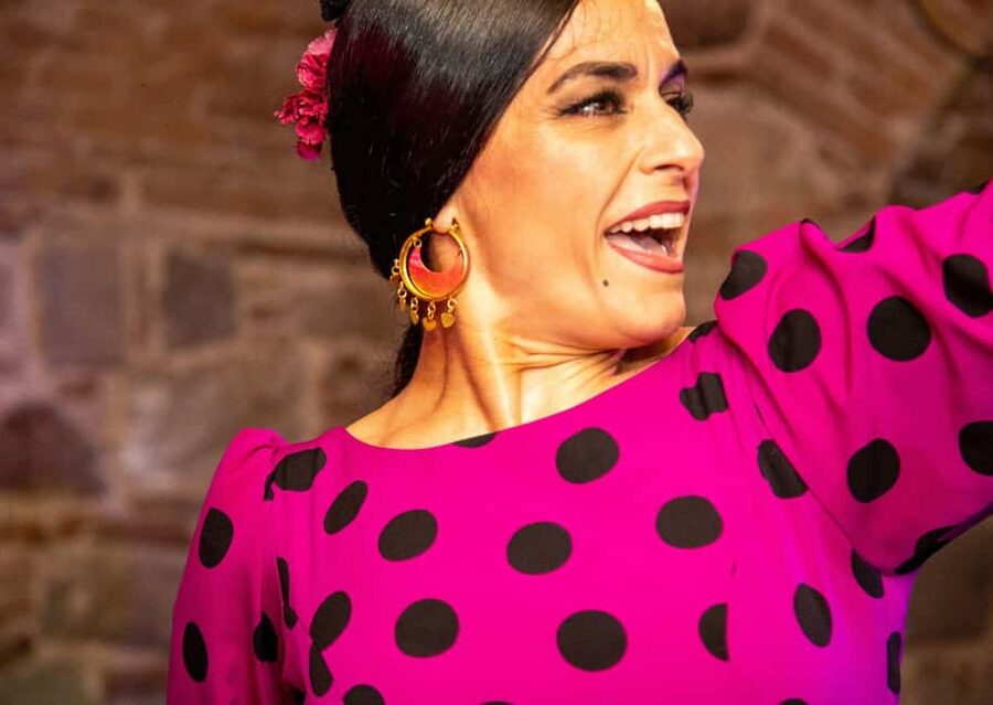Barcelona: Espectáculo de Flamenco íntimo en Las Brujas - Why the small room changes the experience