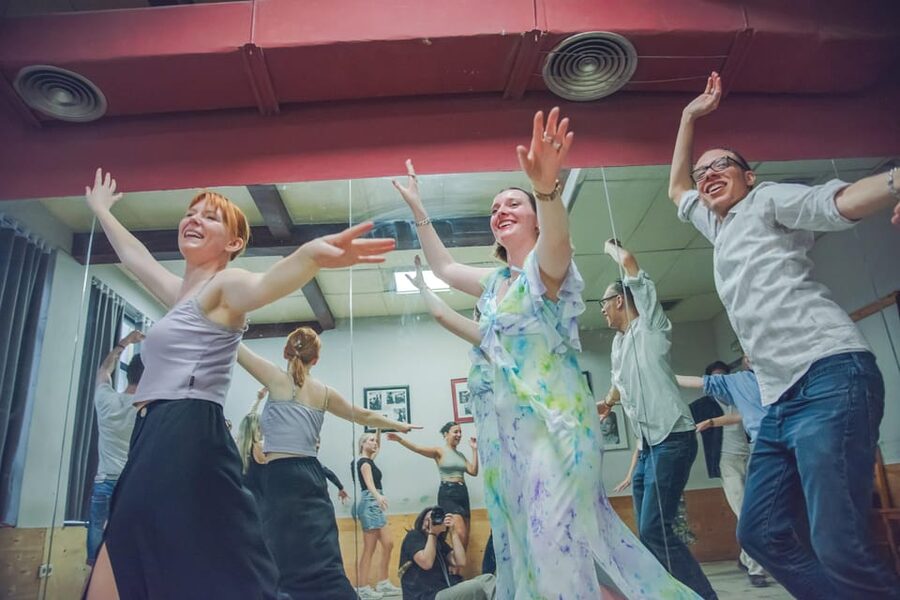 Barcelona: Flamenco Class Experience - The first steps: posture, arms, and rhythm