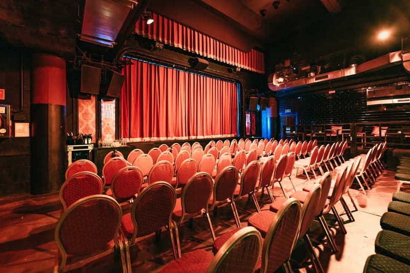 Barcelona: Flamenco Show at the Theater - Dancers, guitarists, singers, and percussionists