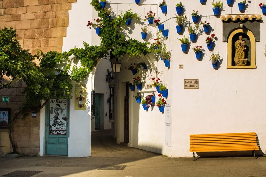 Barcelona: Flamenco Show with Dinner at Tablao de Carmen - Why Poble Espanyol improves the evening