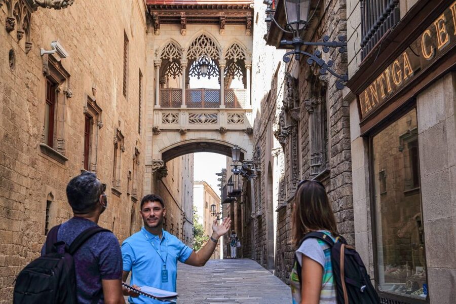 Barcelona: Gothic Quarter and Flamenco Show (Small Group) - Is $65 a fair price?