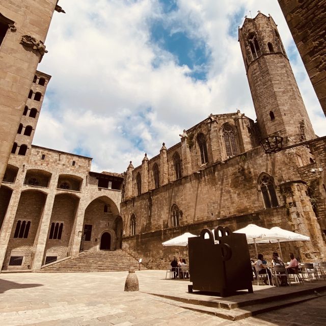 Barcelona: Gothic Quarter and Flamenco Show (Small Group) - Who will enjoy this evening most?