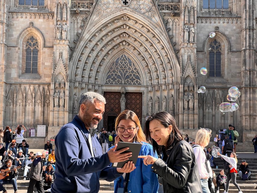 Barcelona: Gothic Quarter Guided Tour with Flamenco & Tapas - Why the evening timing works so well