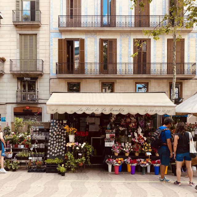 Barcelona: Gothic Quarter Guided Tour with Flamenco & Tapas - Who will enjoy this evening most?