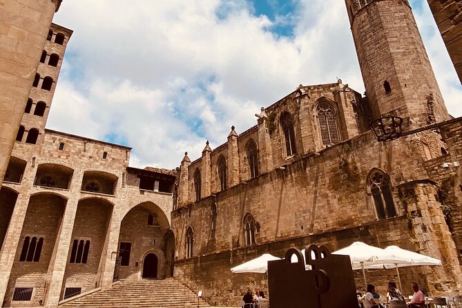 Barcelona Gothic Quarter Tour and Flamenco Show - What the guide can add to the walk