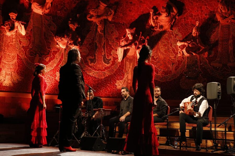Barcelona: Gran Gala Flamenco Show Entry Ticket - Palau de la Música Catalana or Teatre Poliorama