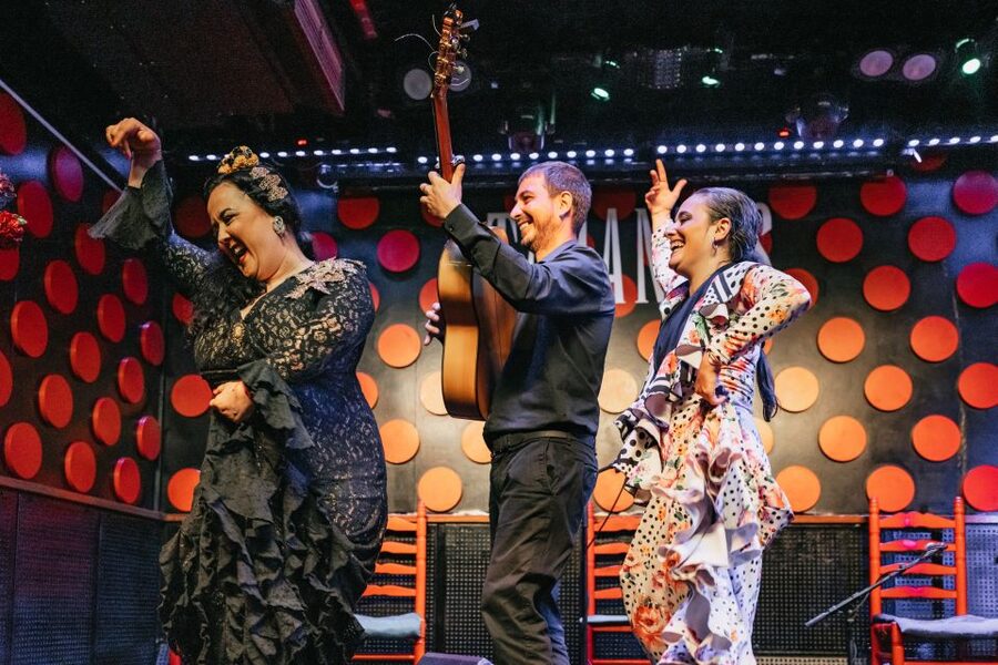 Barcelona: Los Tarantos Flamenco Show - Food, drinks, and the shape of your evening