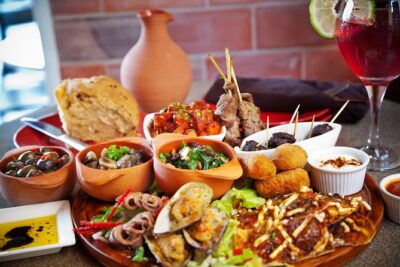 Barcelona Old Town Night Small Group Tour with Tapas & Flamenco