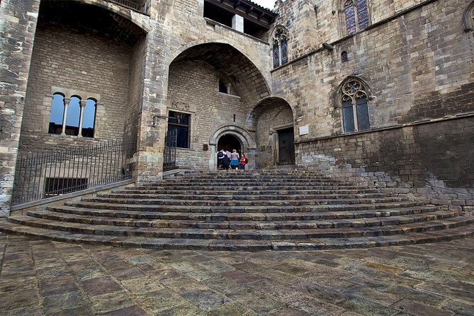 Barcelona Private Gothic Quarter Tour with Flamenco Show - Starting at Cafe Zurich and La Rambla