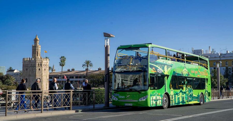 Combo: Hop on hop off + Flamenco Show & Walking tours - Start at Torre del Oro, Stop 1