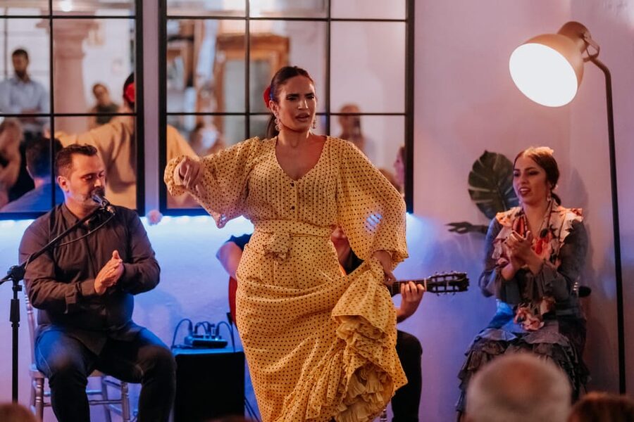 Córdoba: Tablao Flamenco at Doble de Cepa with Optional Meal - Adding Dinner: Salmorejo, Oxtail, and Flamenquín