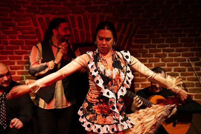 Essential Flamenco: Pure Flamenco Show in the Heart of Madrid - Seating: arrive early if the front row matters
