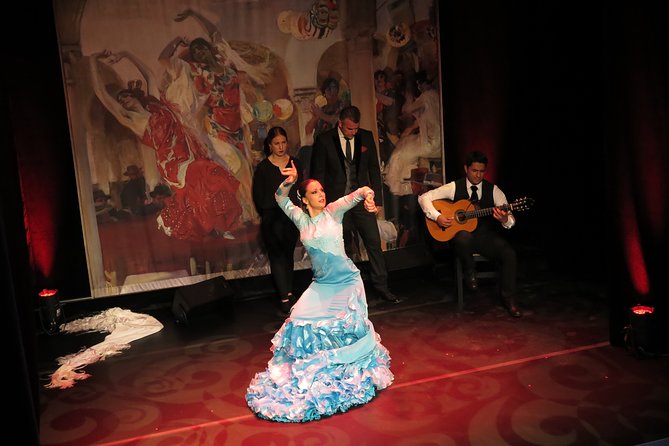 Flamenco Show and Tapas in Seville - The walk gives flamenco a setting