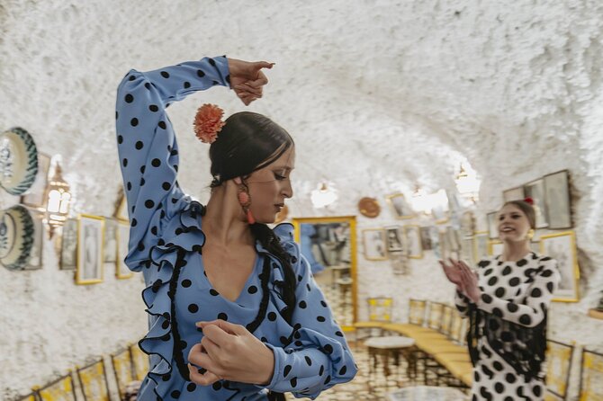 Flamenco show at Cueva Los Amayas, in Sacromonte - A performance built on music, movement, and emotion