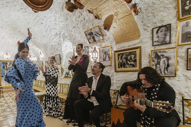 Flamenco show at Cueva Los Amayas, in Sacromonte - How long the evening lasts