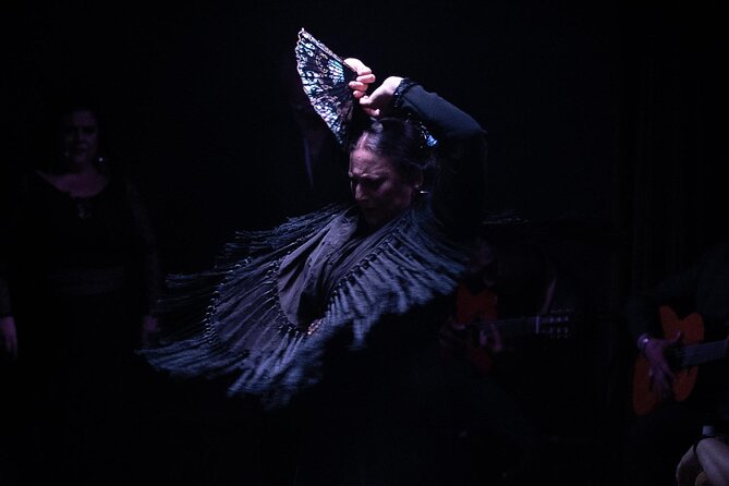 Flamenco Show at the Tablao Flamenco la Carmela - The performers and the feel of the room