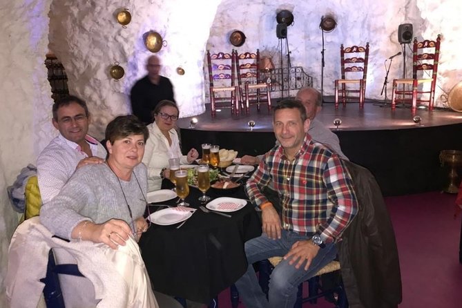 Flamenco Show in a Cave Restaurant in Granada - What Happens During the One-Hour Performance
