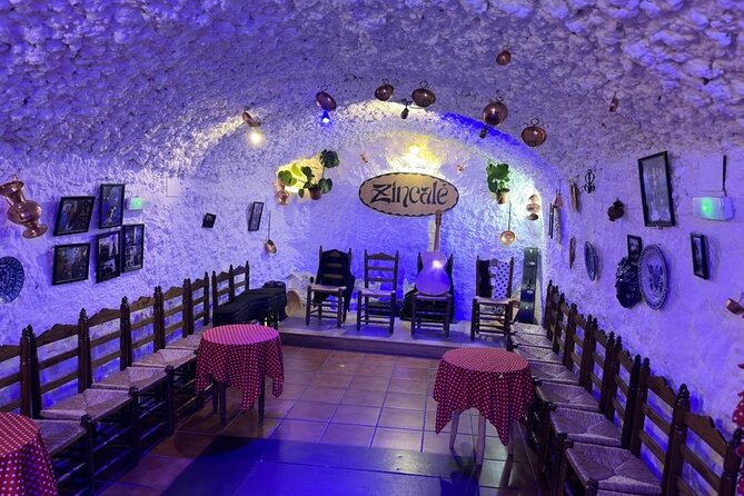 Flamenco Show in Cueva Zincalé - A closer look at the Sacromonte atmosphere