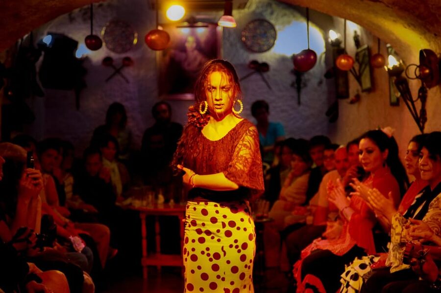 Flamenco Show: Zambra in Cuevas del Sacromonte - Why the Sacromonte cave changes the flamenco experience