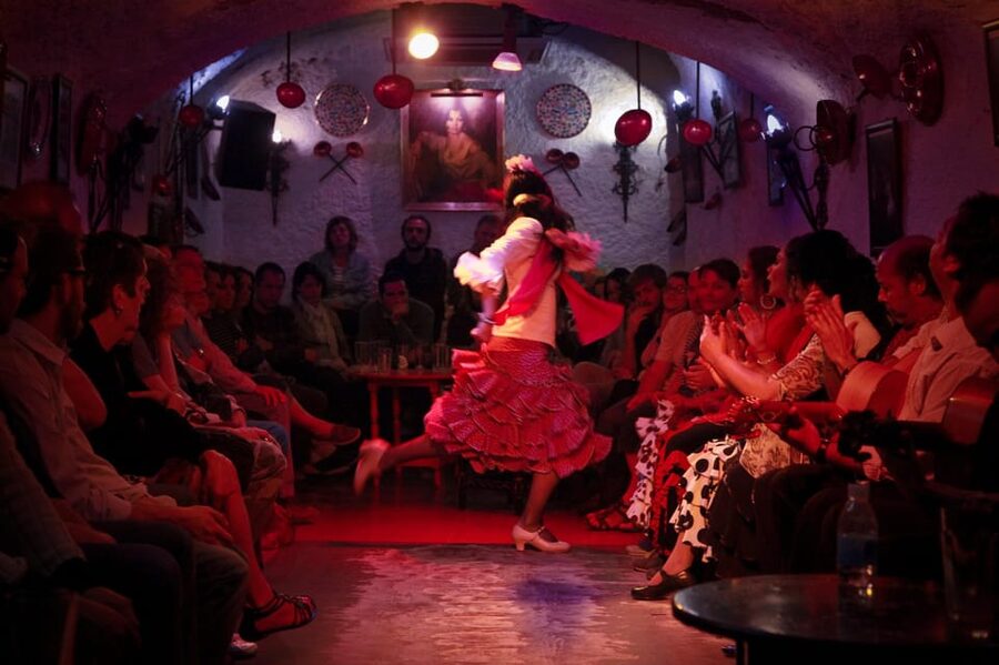 Flamenco Show: Zambra in Cuevas del Sacromonte - How close you sit to the performers