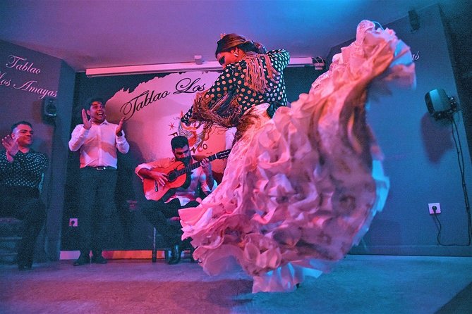 Flamenco, Tapas and Wine Tour: Best of Málaga in one Evening - Old-town tapas and the El Pimpi question