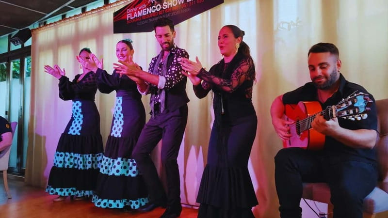 Fuengirola: Flamenco Show at Tipi Tapa Restaurant near Mijas - Why this Fuengirola flamenco show feels different