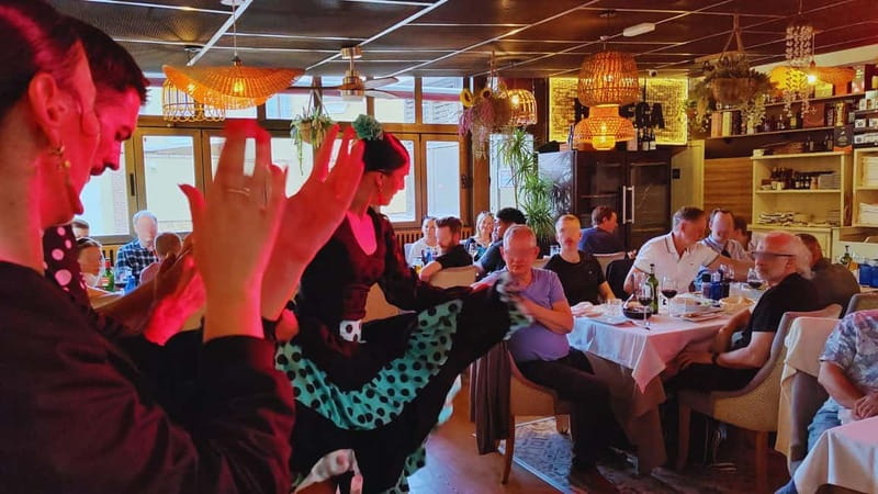 Fuengirola: Flamenco Show at Tipi Tapa Restaurant near Mijas - Who will get the most from this experience