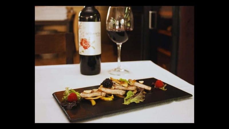 Fuengirola: Flamenco Show & Dinner at Tipi Tapa, near Mijas - The Final Invitation to the Stage