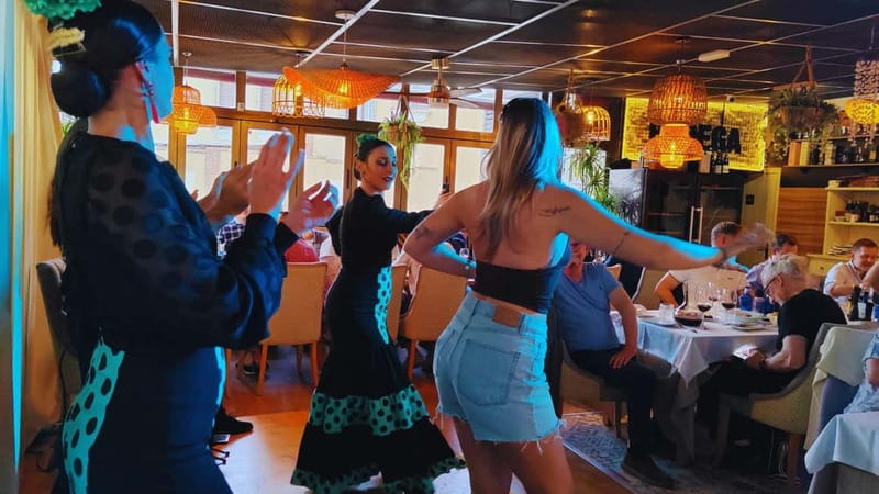Fuengirola: Flamenco Show & Dinner at Tipi Tapa, near Mijas - Who Will Enjoy This Evening Most?