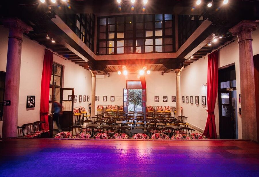 Granada: 1-Hour Traditional Flamenco Show at Palacio - Practical details that affect your evening