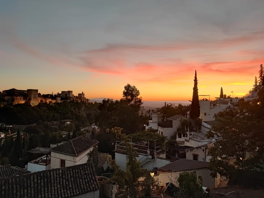 Granada: Albaicín and Sacromonte Sunset Tour & Flamenco Show - Key points to know before you book
