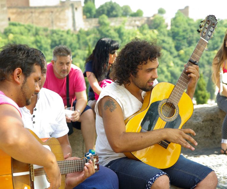 Granada: Albaicín & Sacromonte Walking Tour & Flamenco Show - Why this Granada evening works
