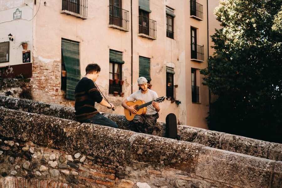 Granada: Albaicín & Sacromonte Walking Tour & Flamenco Show - San Nicolas and the Alhambra at dusk