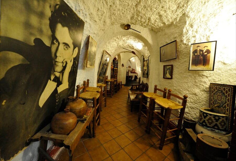 Granada: Alhambra Guided Tour and Flamenco Show - Why this pairing works in Granada