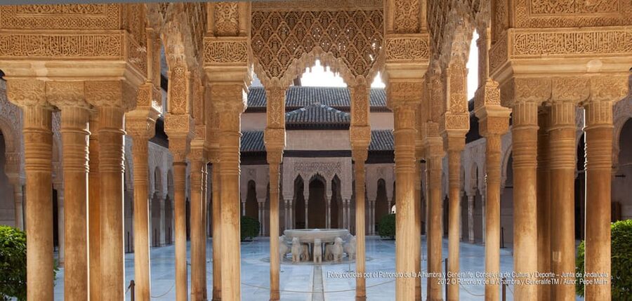 Granada: Alhambra Guided Tour and Flamenco Show - Palace of Charles V and the Christian chapter