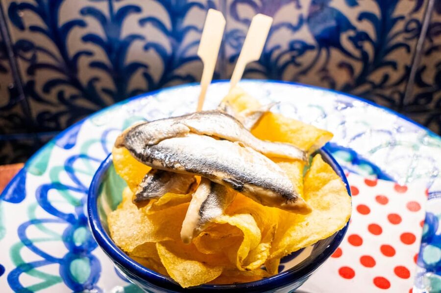 Granada: Authentic and intimate Flamenco Show with Snacks - What makes this flamenco experience different