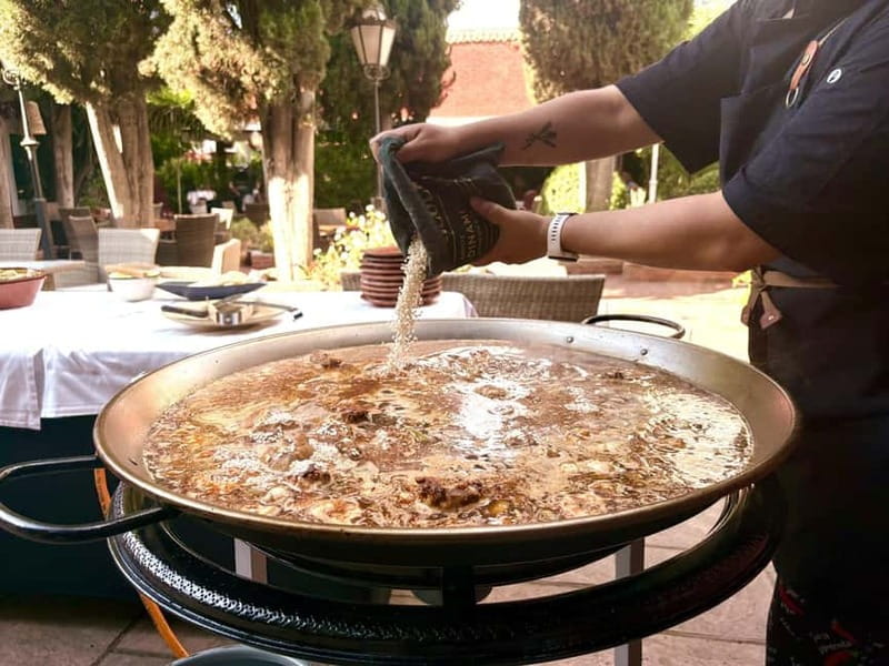 Granada: Dinner with Paella on a Terrace in the Albayzín and Live Flamenco - Practical details that shape the night