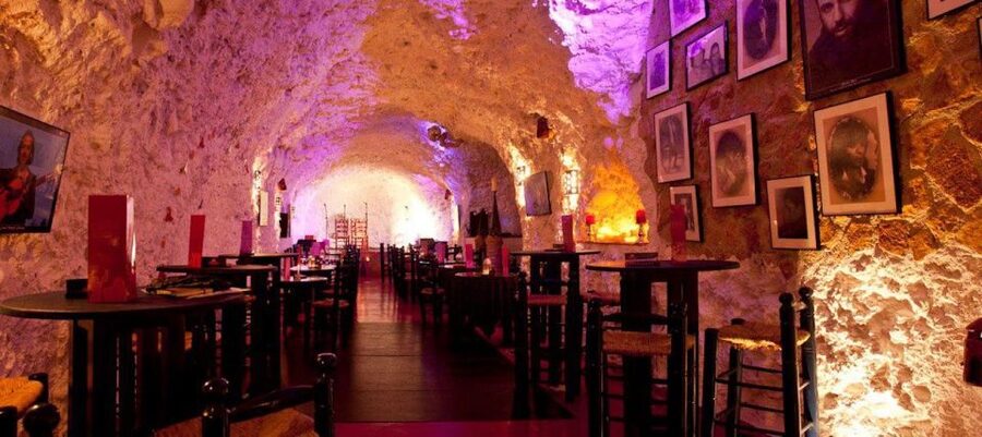 Granada: Flamenco Show at Templo del Flamenco with Drink - What you see during the one-hour show