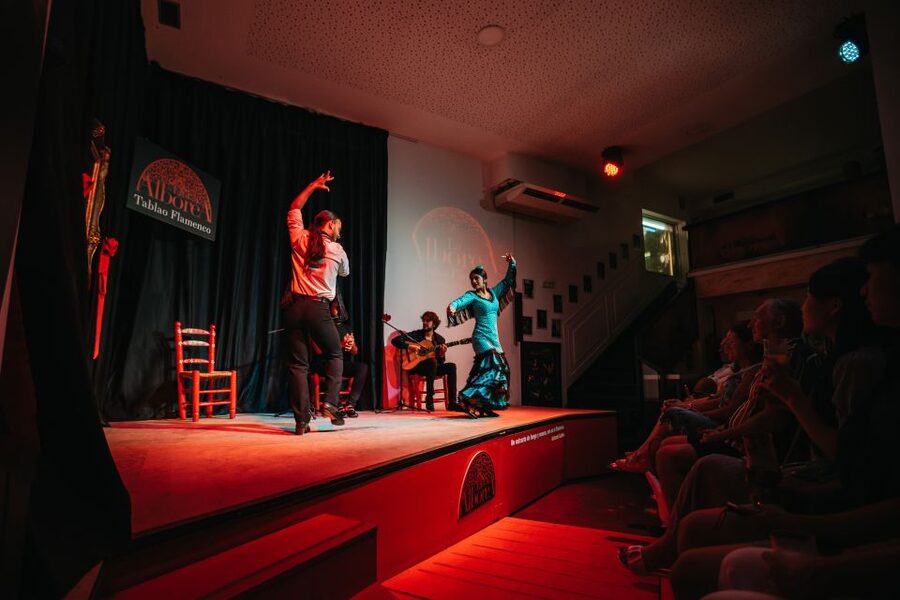Granada: Flamenco Show in La Alboreá - Why La Alboreá works for a first flamenco night