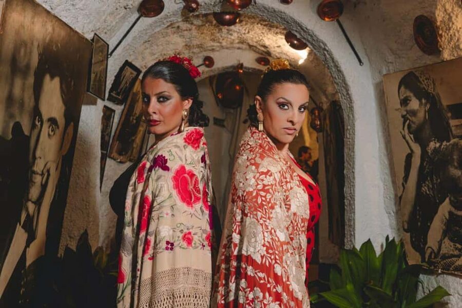 Granada: Flamenco Show with Drink or Dinner at Venta El Gallo - Why the Sacromonte cave changes the evening