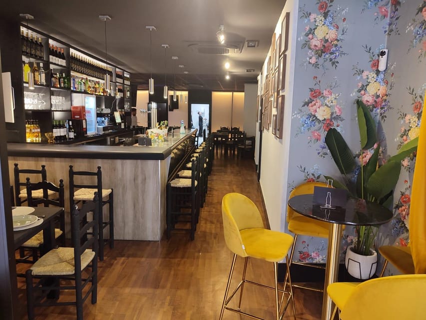 Live flamenco + tasting - Choosing between the €25 ticket and €50 dinner package