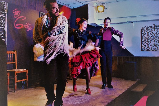 Local Flamenco Show at El Cortijo - Food and drinks: keep the budget in check