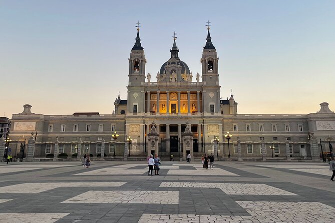 Madrid Evening Walking Tour and optional Flamenco Show - Puerta del Sol and the city center