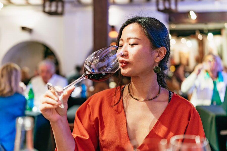 Madrid: Flamenco Show at Corral de la Moreria - The atmosphere, seating, and famous-name appeal